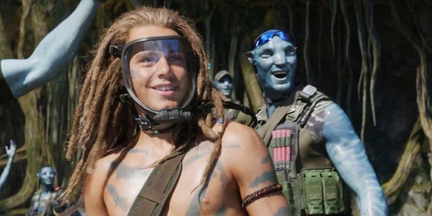 Spider (Jake Champion) smiling next to Recombinants in Avatar 2.