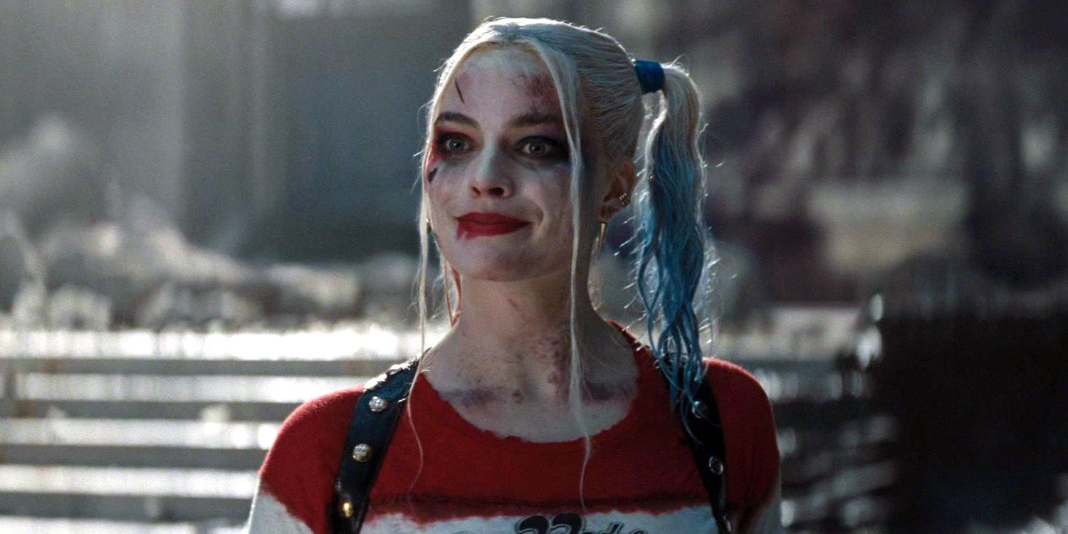 suicide squad extended 2016 Margot Robbie Harley Quinn smiling