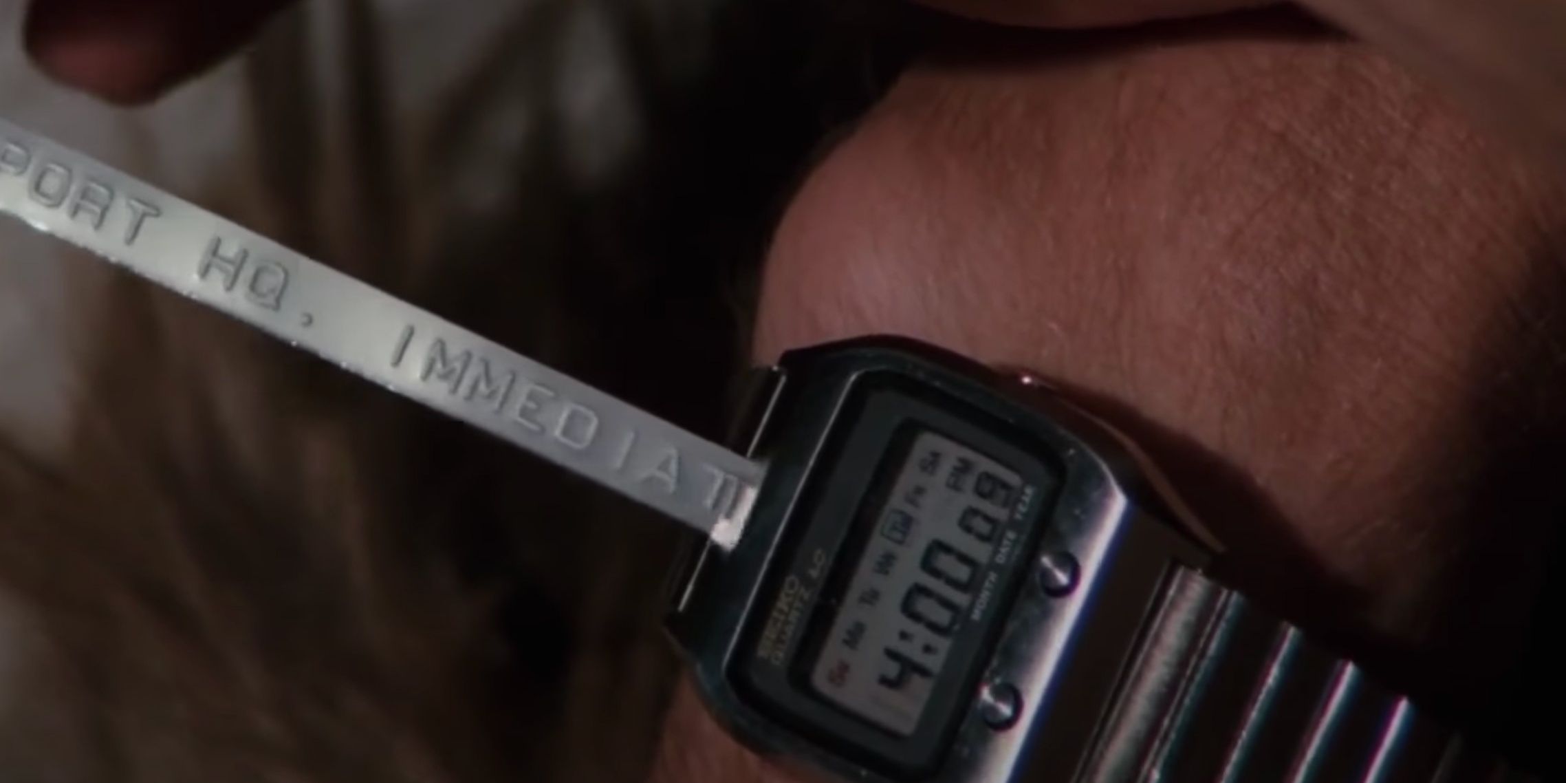 Le message ticker de la montre-bracelet numérique James Bonds dans L'Espion qui m'aimait