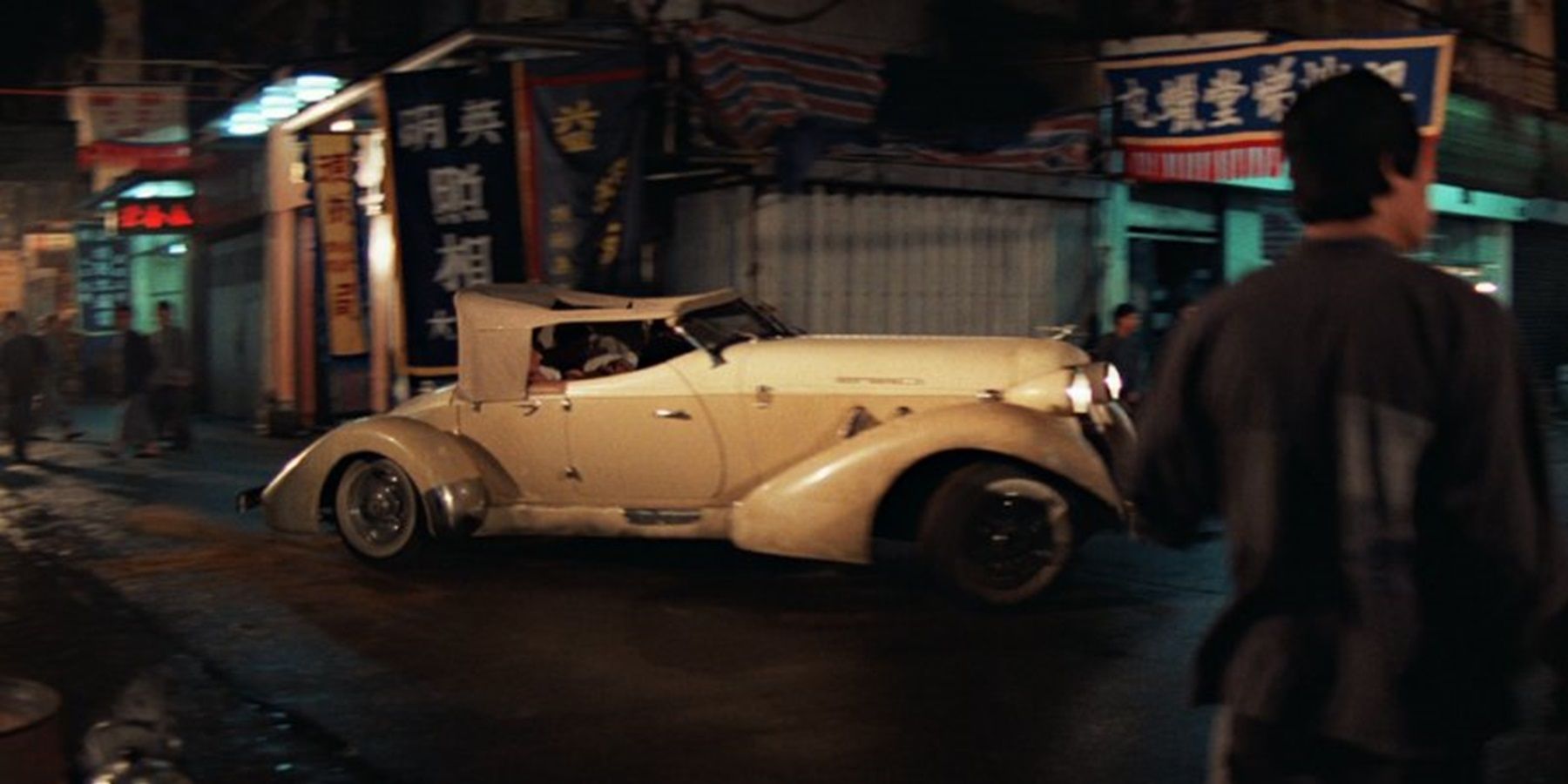 The_Shanghai_car_chase_in_Indiana_Jones_and_the_Temple_of_Doom