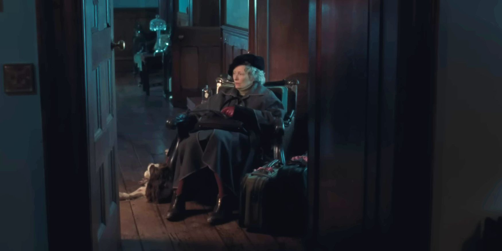 Tilda Swinton as Rosalind sitting in The Eternal Daughter