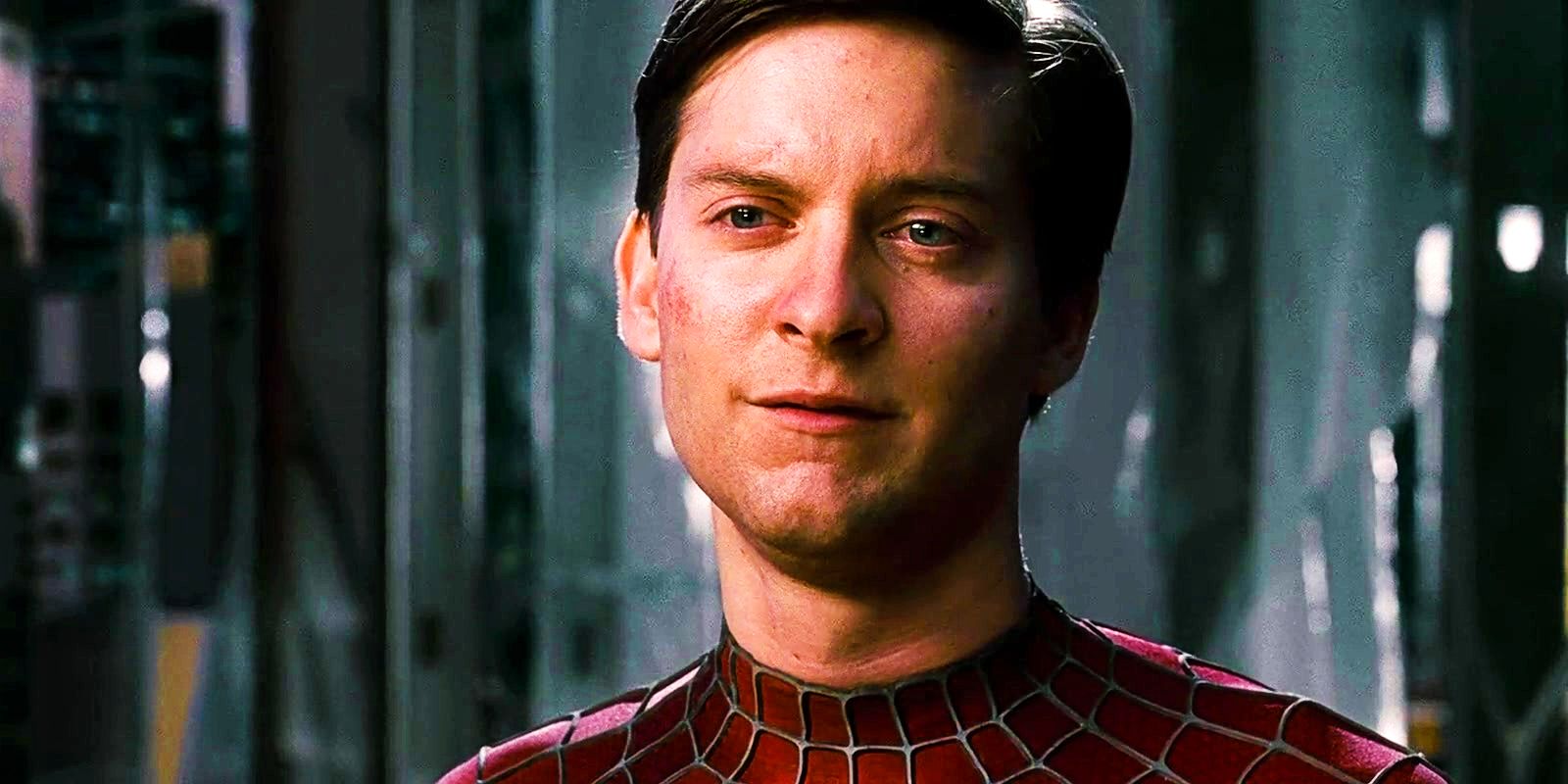 Tobey Maguire as Spider-Man looking sad in Spider-Man 3