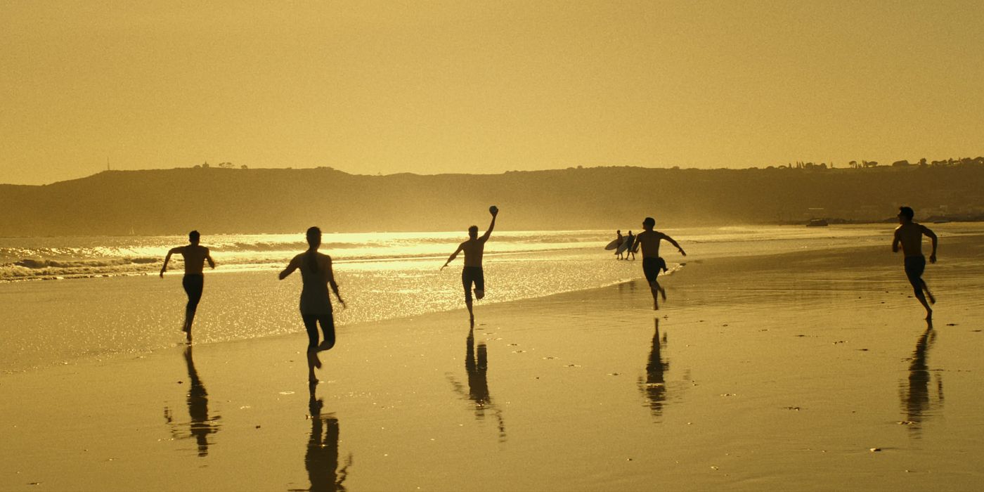 Top Gun's beach volleyball scene vs. Maverick's volleyball: a detailed  comparison.