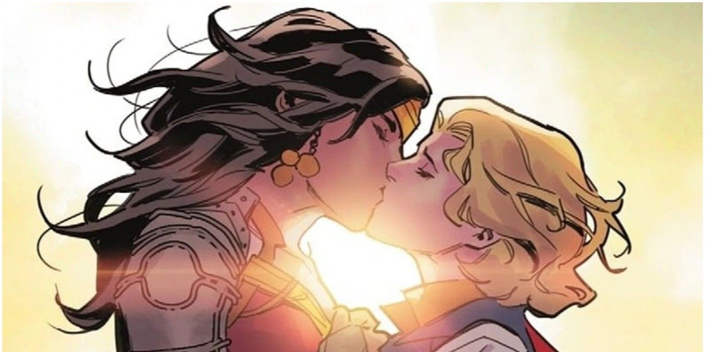 Mulher Maravilha beija Supergirl em Cavaleiros das Trevas de Aço