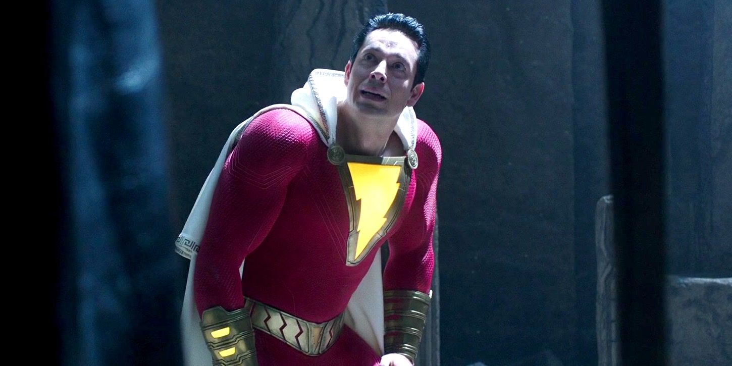 Zachary Levi como Shazam no traje