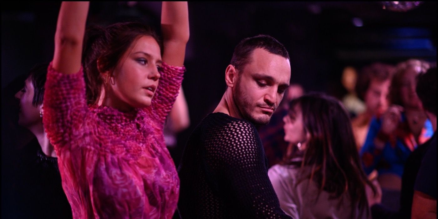 Adèle Exarchopoulos and Franz Rogowski in Passages