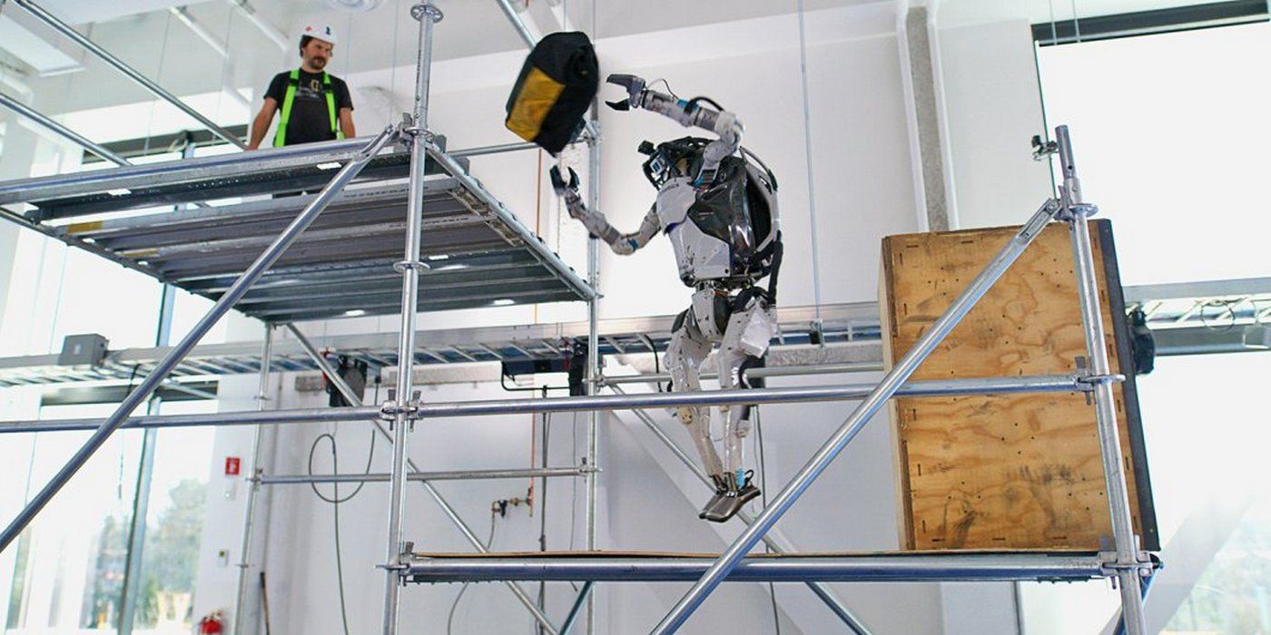 Humanoid Bot 'Atlas' Dashes Up Scaffolding, Throws Toolbox Like It's Nothing