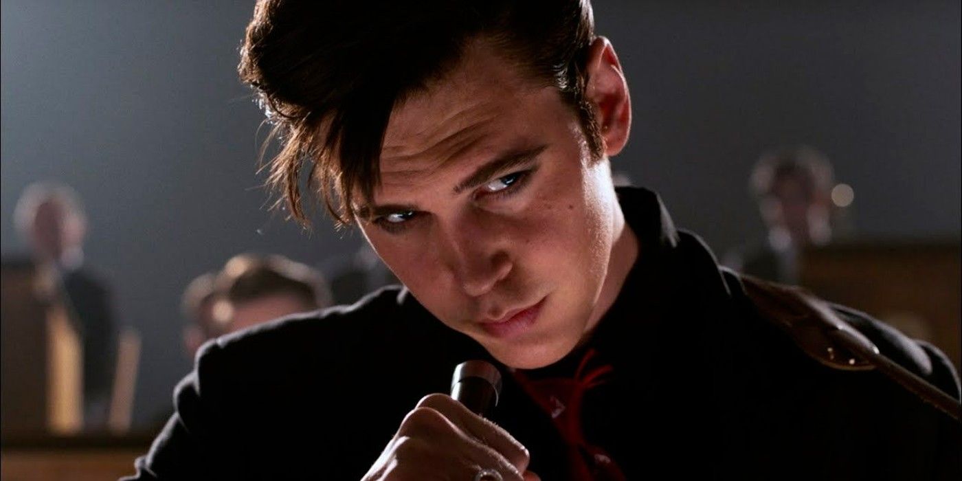 Austin Butler as Elvis Presley singing onstage in Elvis.