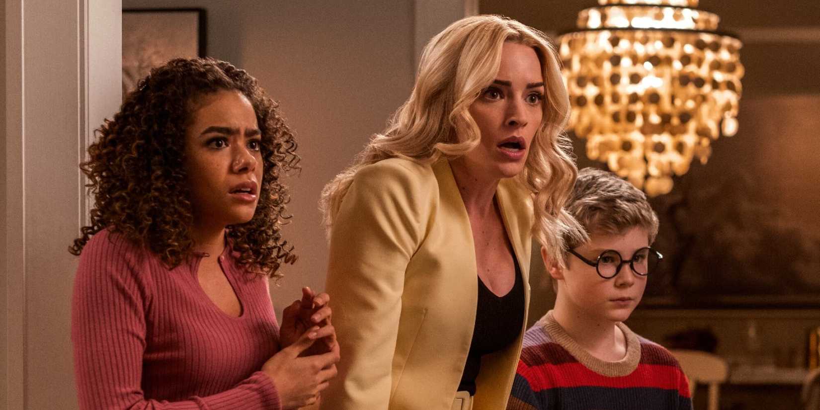 Ginny, Georgia, and Austin look on in shock in Ginny & Georgia