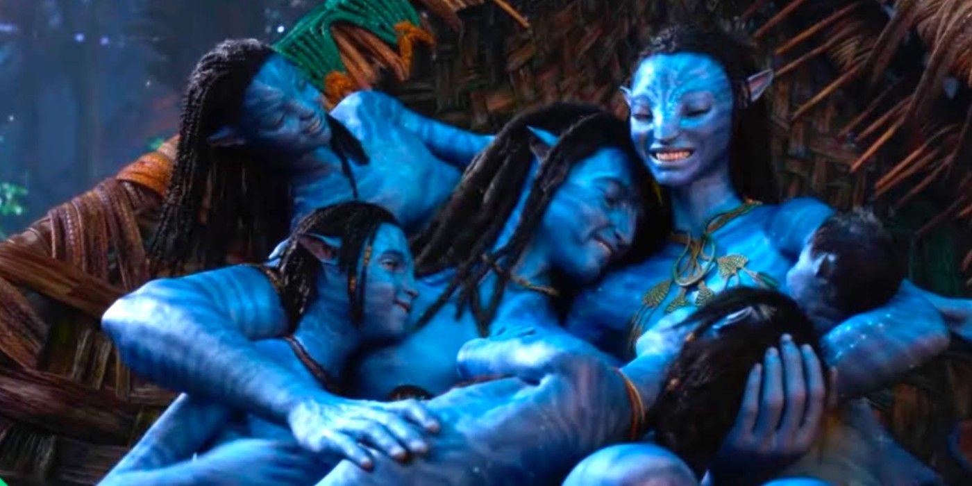 Jake Sully e sua família se abraçam em Avatar The Way Of Water 