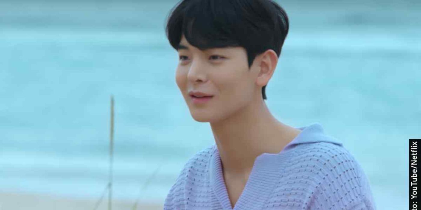 Choi Jong-woo by the ocean