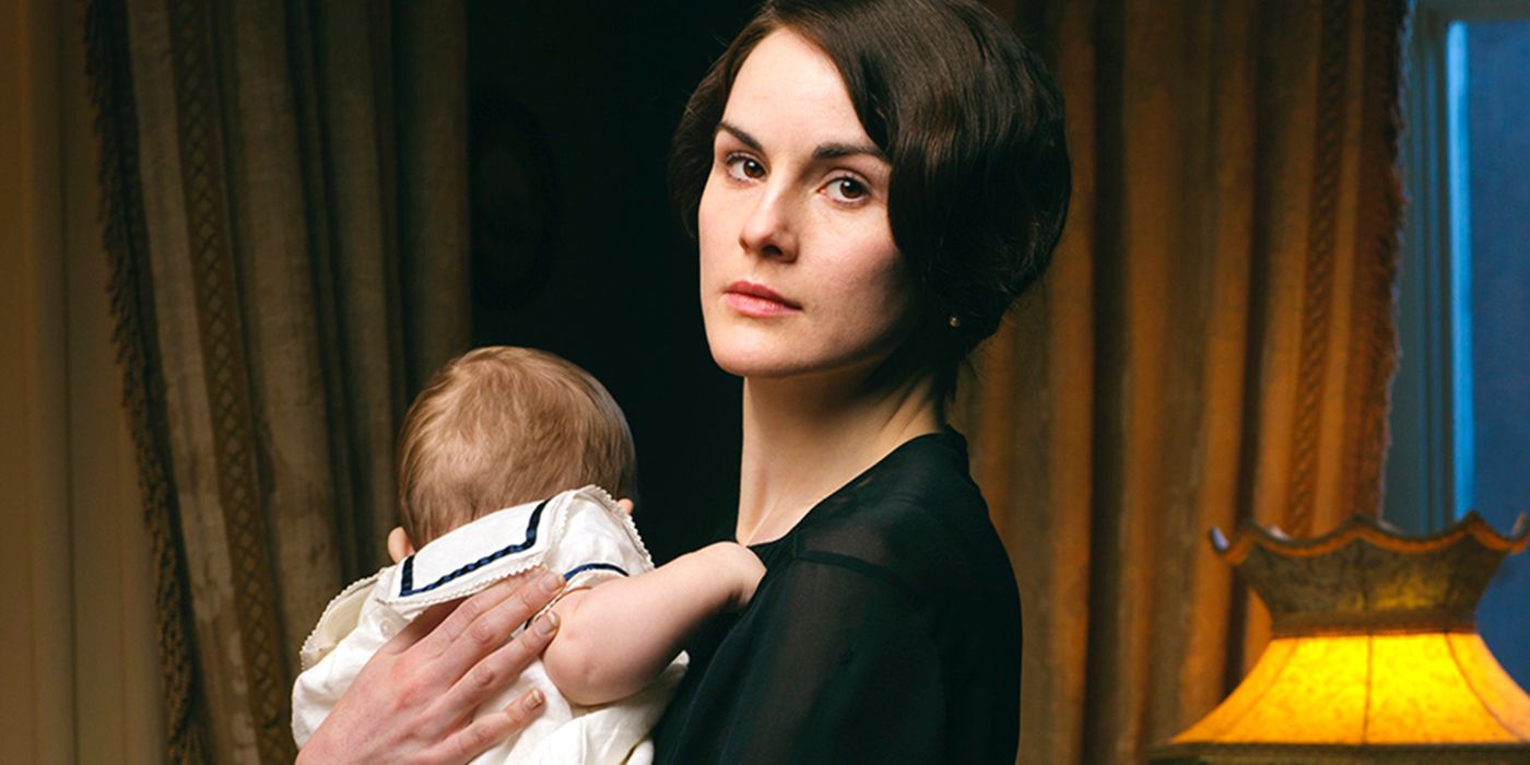 Mary segura seu bebê em Downton Abbey