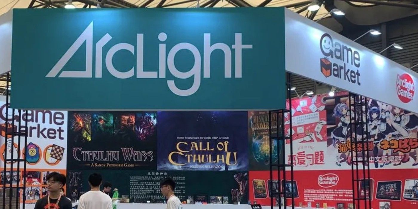 A promotional booth of Arclight, the Japanese-language publisher for Call of Cthulhu, showing multiple banner ads for the tabletop RPG.