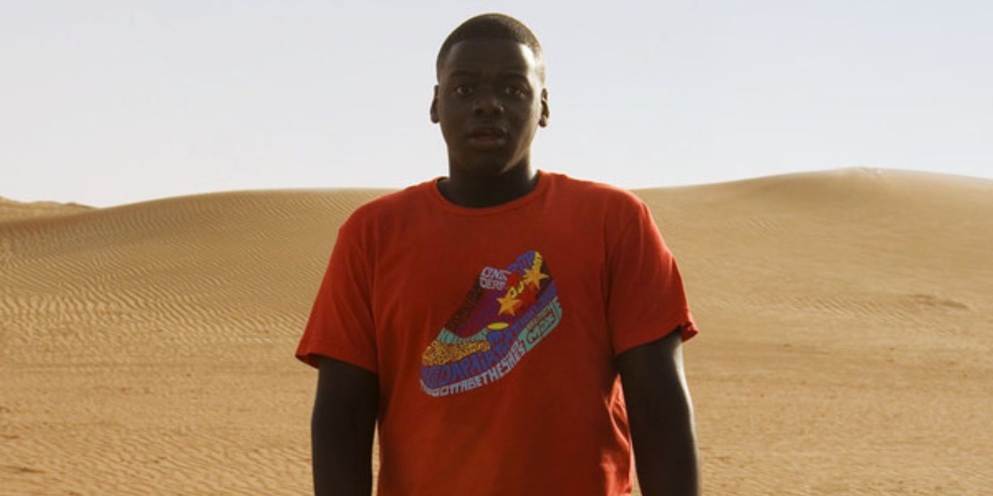 Daniel Kaluuya as Barclay stood on a desert alien planet in the Doctor who episode Planet of the Dead