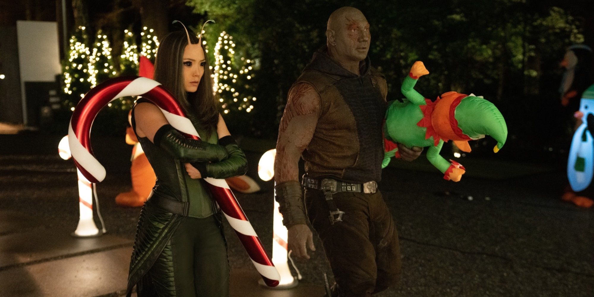 Drax_and_Mantis_at_Kevin_Bacon's_house_in_The_Guardians_of_the_Galaxy_Holiday_Special