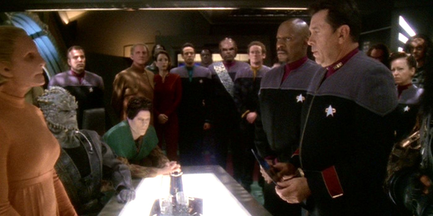 Dr. Bashir Should Have Ended Star Trek: DS9s Dominion War, But He Was A Liability