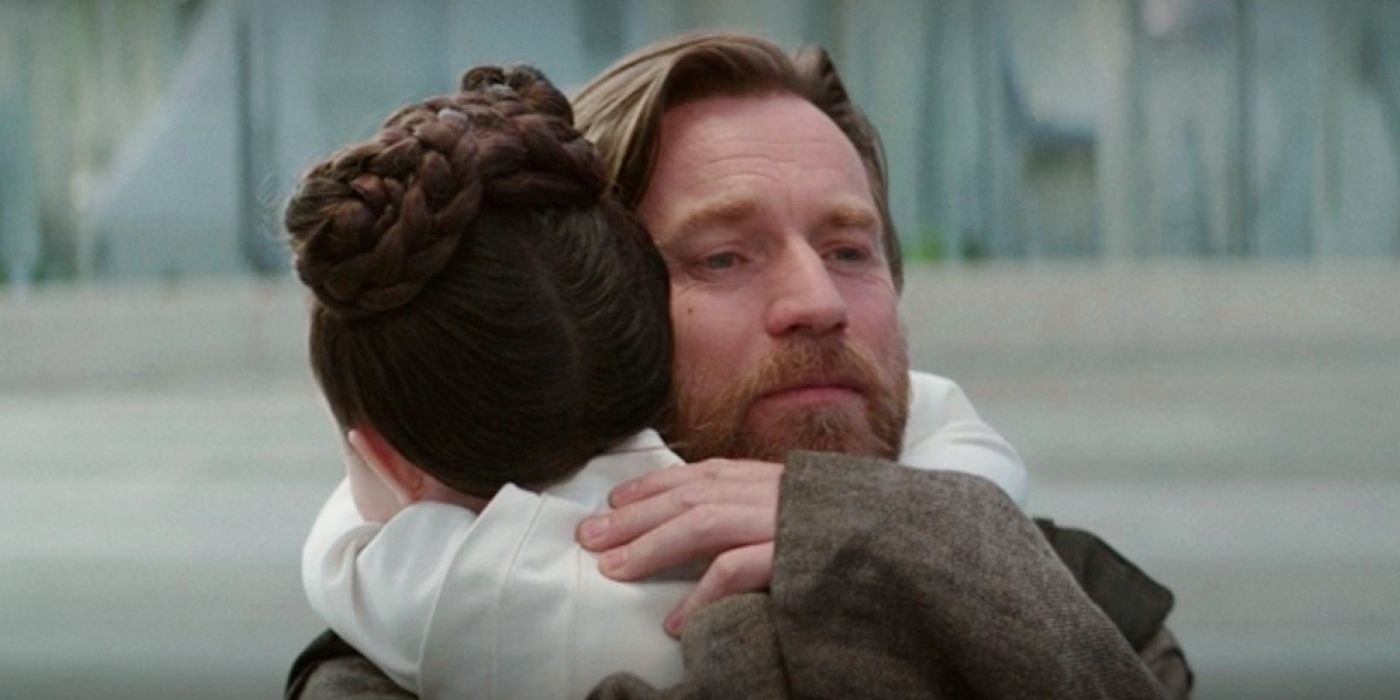 Ewan McGregor abraçando a jovem Princesa Leia no final da 1ª temporada de Obi-Wan Kenobi.