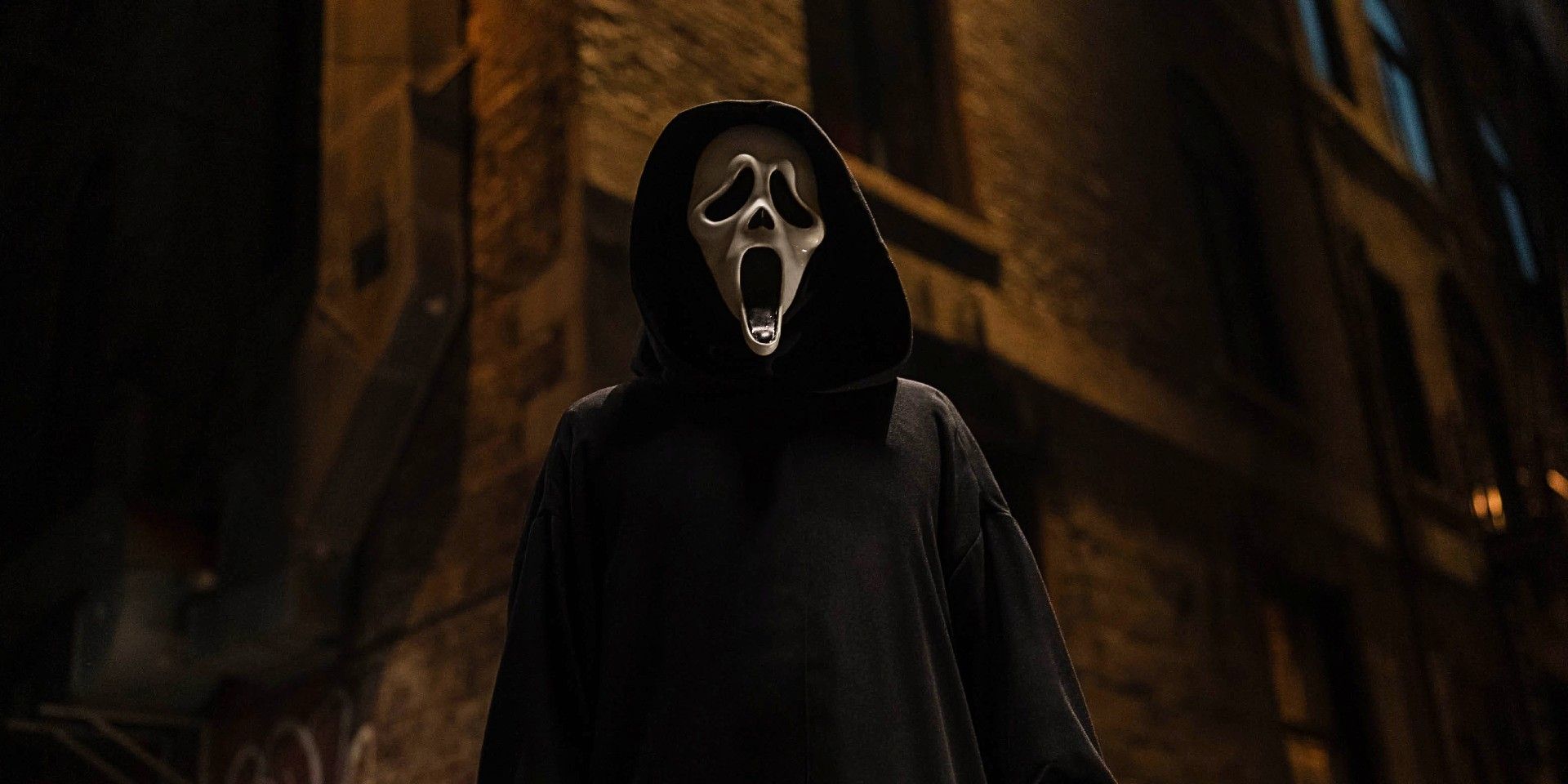 Ghostface in New York City in Scream 6