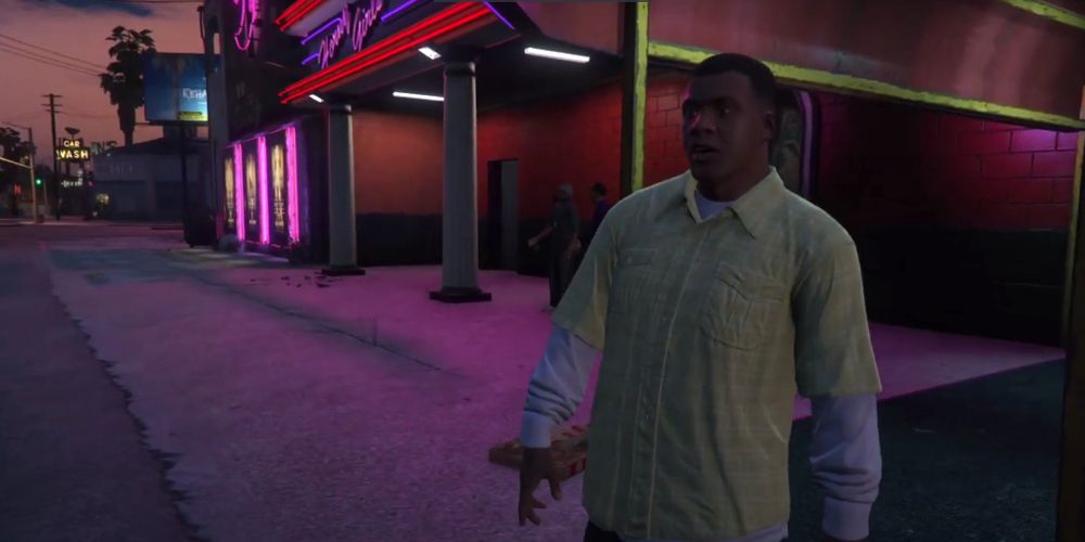 Franklin stands outside a bar in GTA V