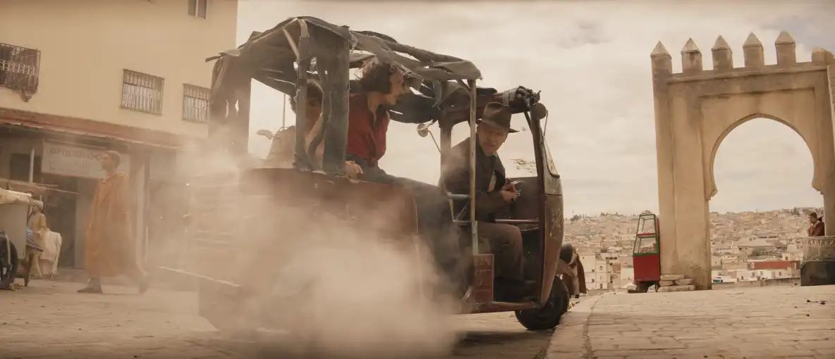 Indiana Jones 5 Image Shows More Of Chaotic Tuk-Tuk Chase Scene