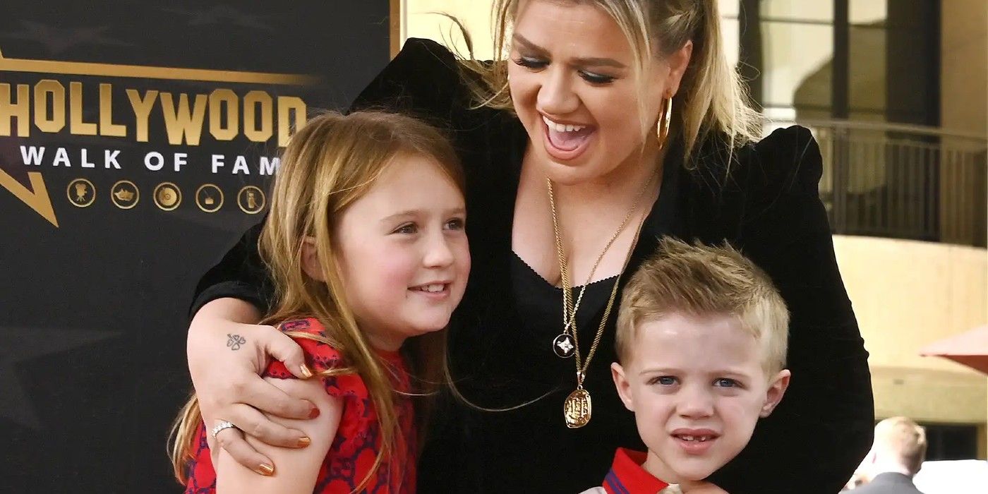 The Voice's Kelly Clarkson and her children