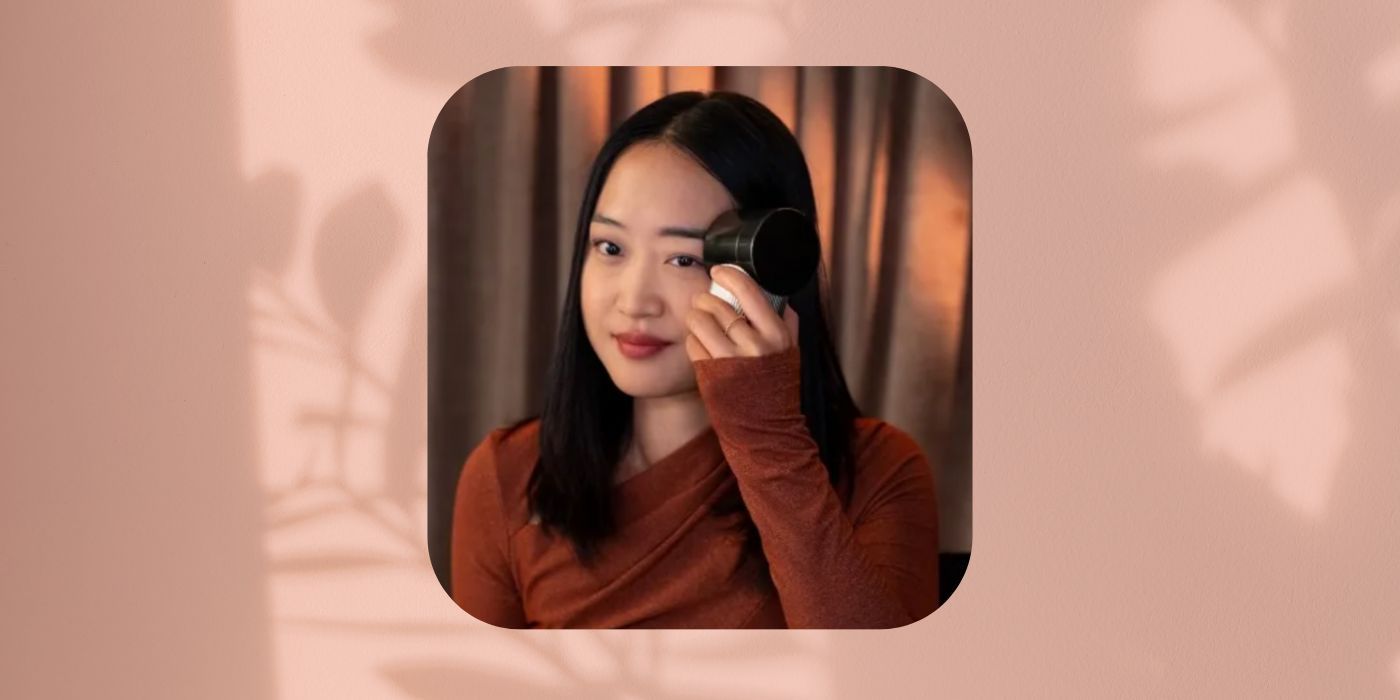 Woman using L'Oréal Brow Magic