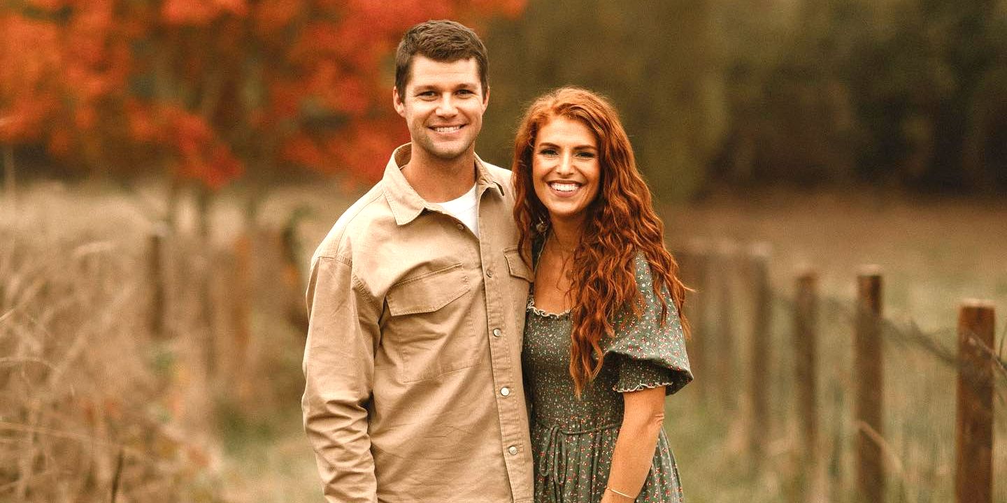 Little People Big World stars Audrey and Jeremy Roloff smiling and posing outdoors