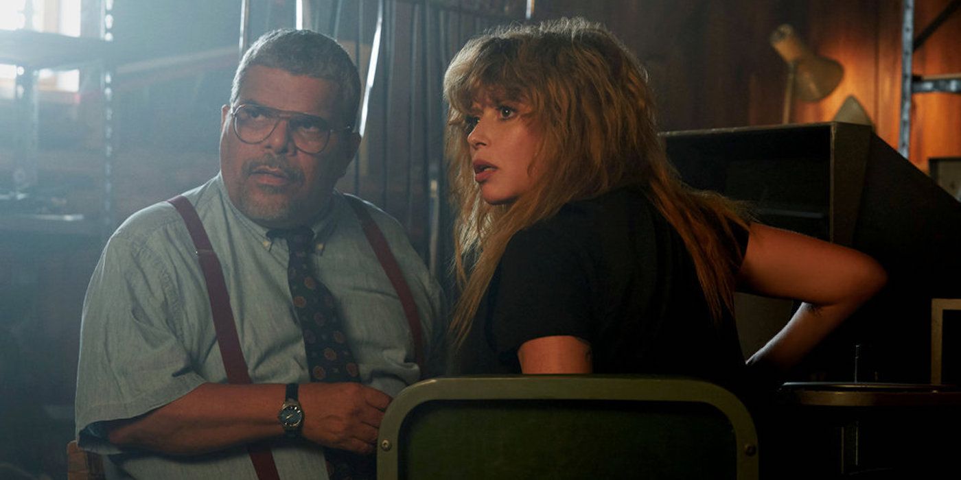 Luis Guzman and Natasha Lyonne poker face