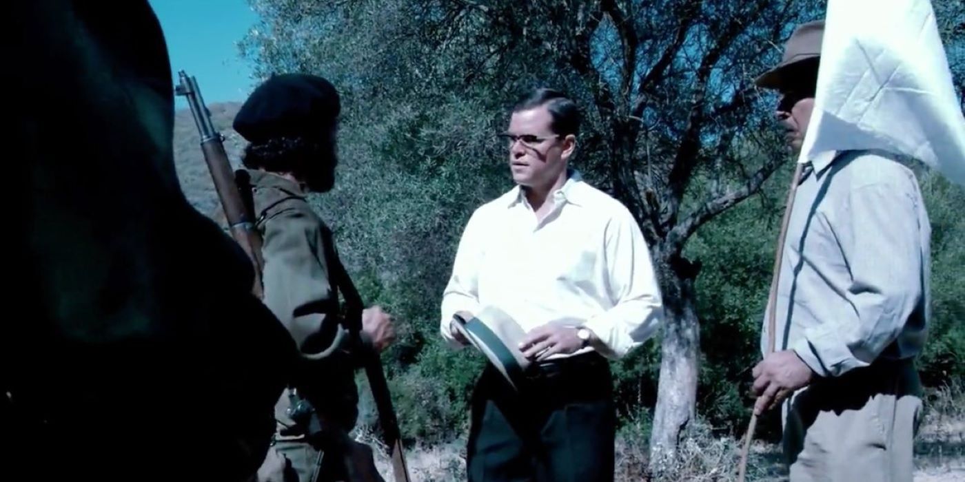 Matt Damon as Father Schwarz talking to militia in Che Part 2