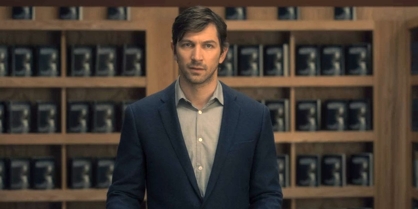 Michiel Huisman as Steven in The Haunting of Hill House