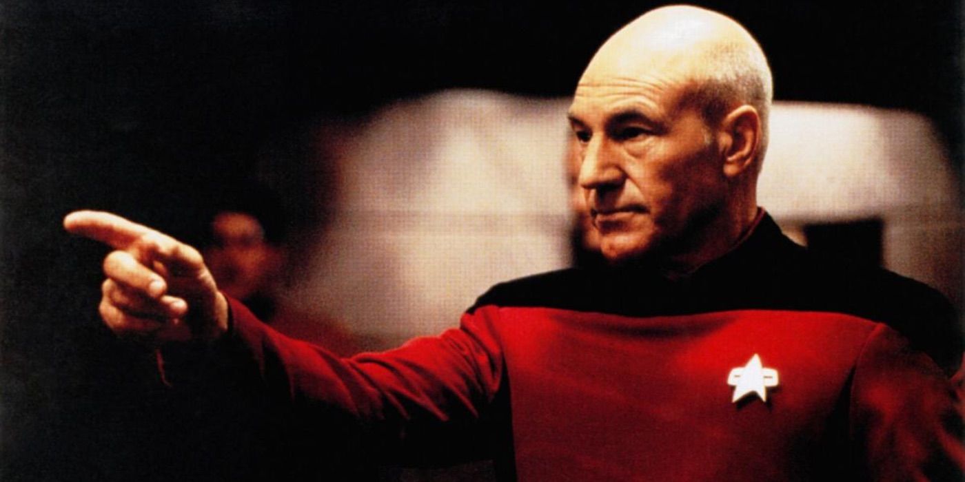 El Capitán Jean Luc Picard señala dramáticamente de Star Trek The Next Generation