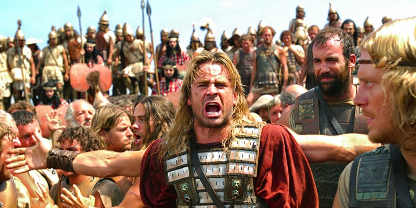 Colin Farrell sebagai Alexander the Great berteriak dan dalam pertempuran di Alexander