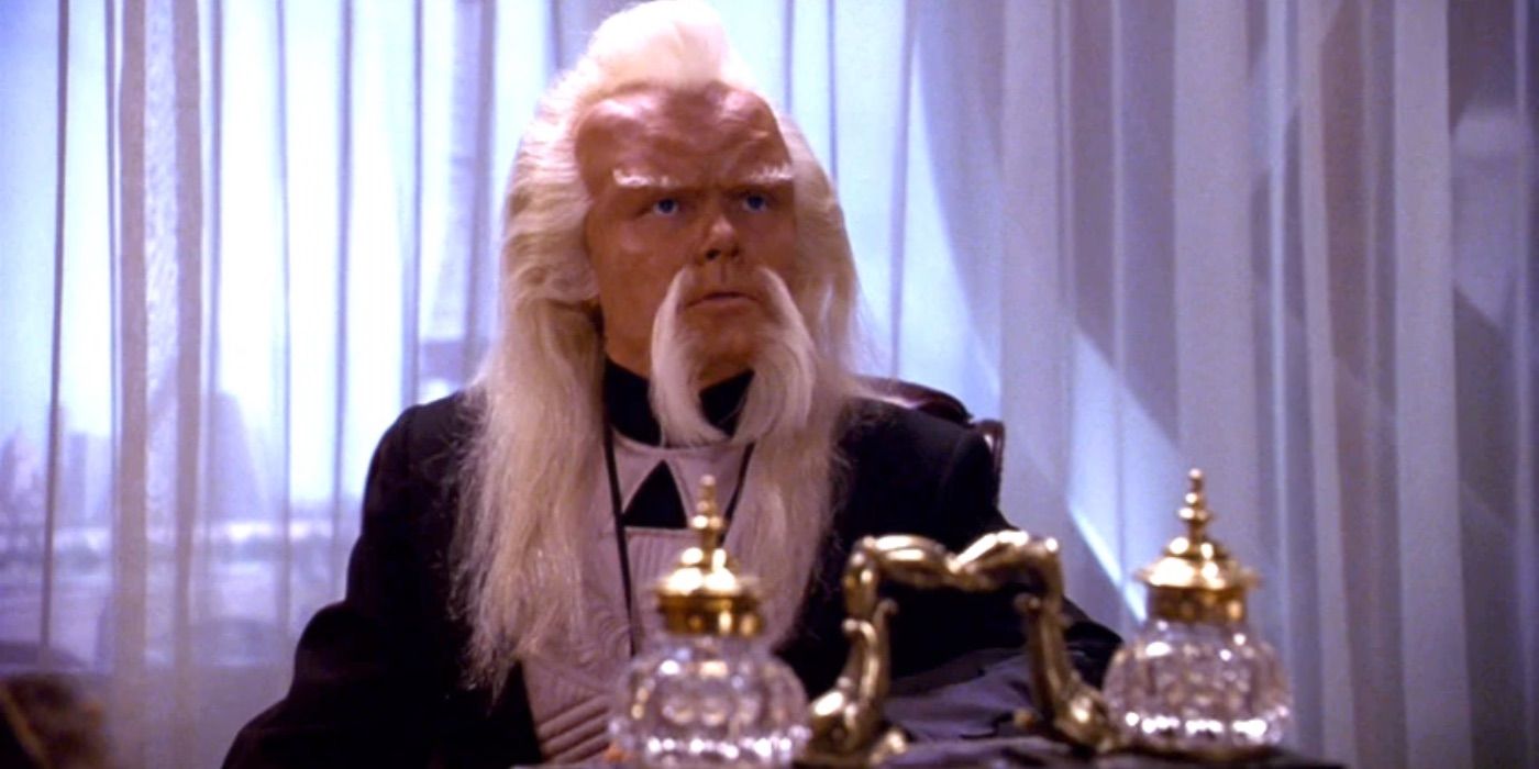 O Presidente da Federação dos Planetas Unidos assiste em Star Trek VI