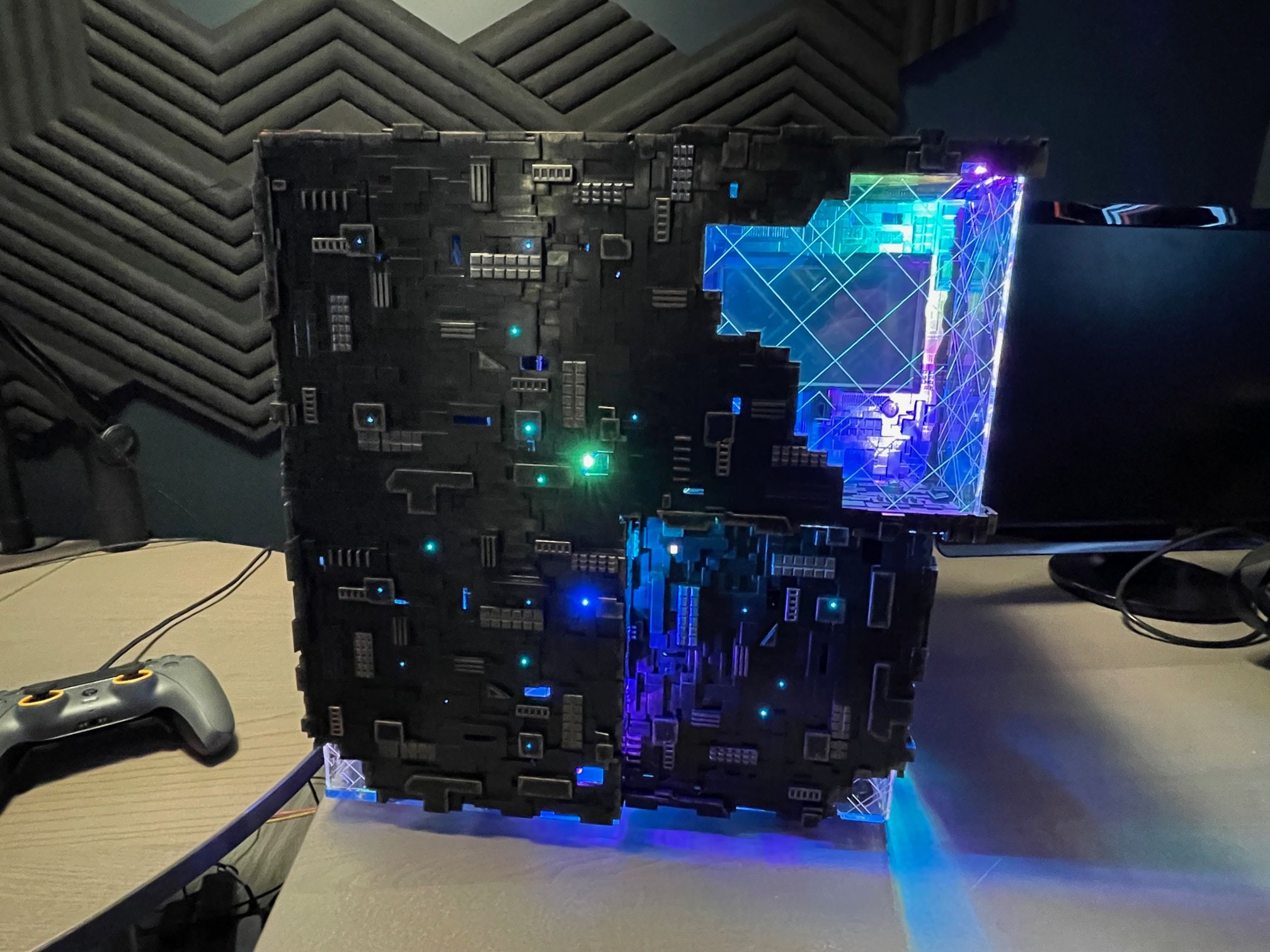 Star Trek Artifact Borg Cube ATX Gaming PC Front
