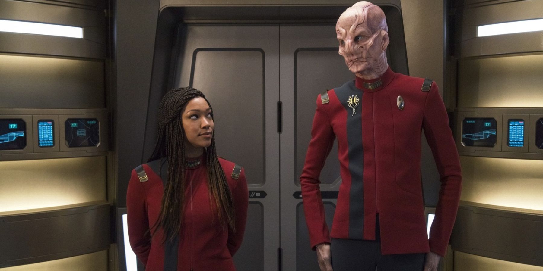 Sonequa Martin-Green and Doug Jones as Michael Burnham and Saru in Star Trek Discovery