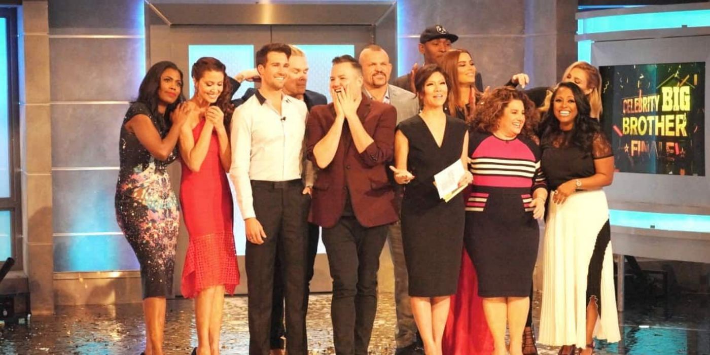Celebrity Big Brother Season 1 Cast with host Julie Chen on the set