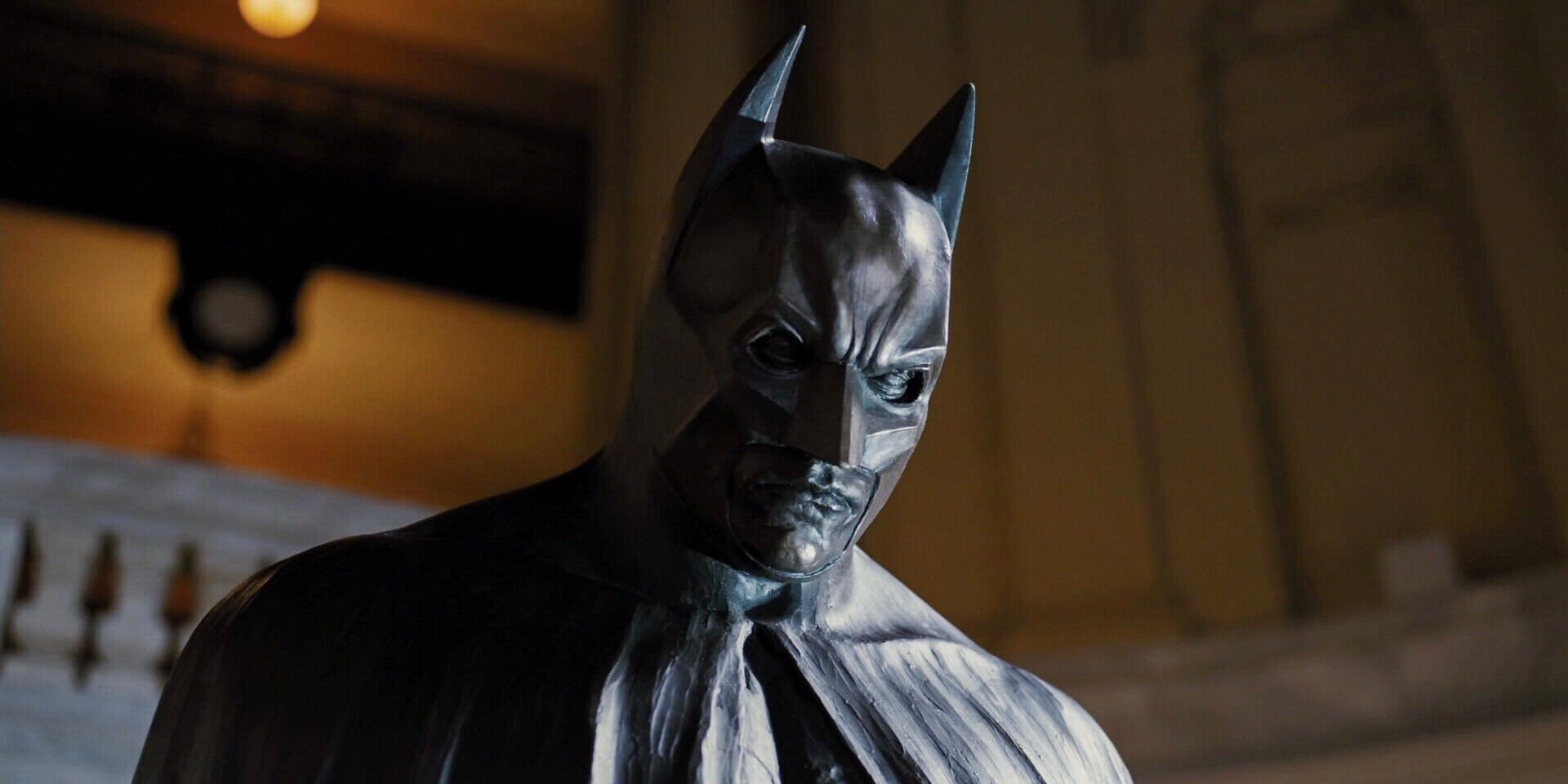 The Dark Knight Rises - Batman Statue-1
