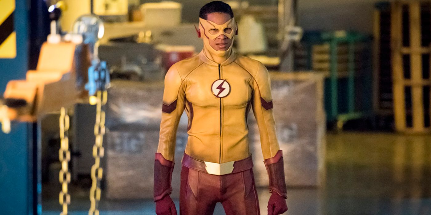 Wally West de Keiynan Lonsdale arrive dans une salle de stockage dans The Flash Season 4 