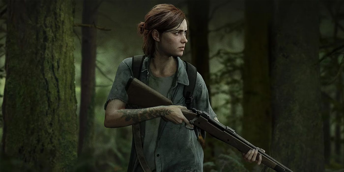 Ellie cargando un rifle a través de un área boscosa en The Last Of Us Part 2.