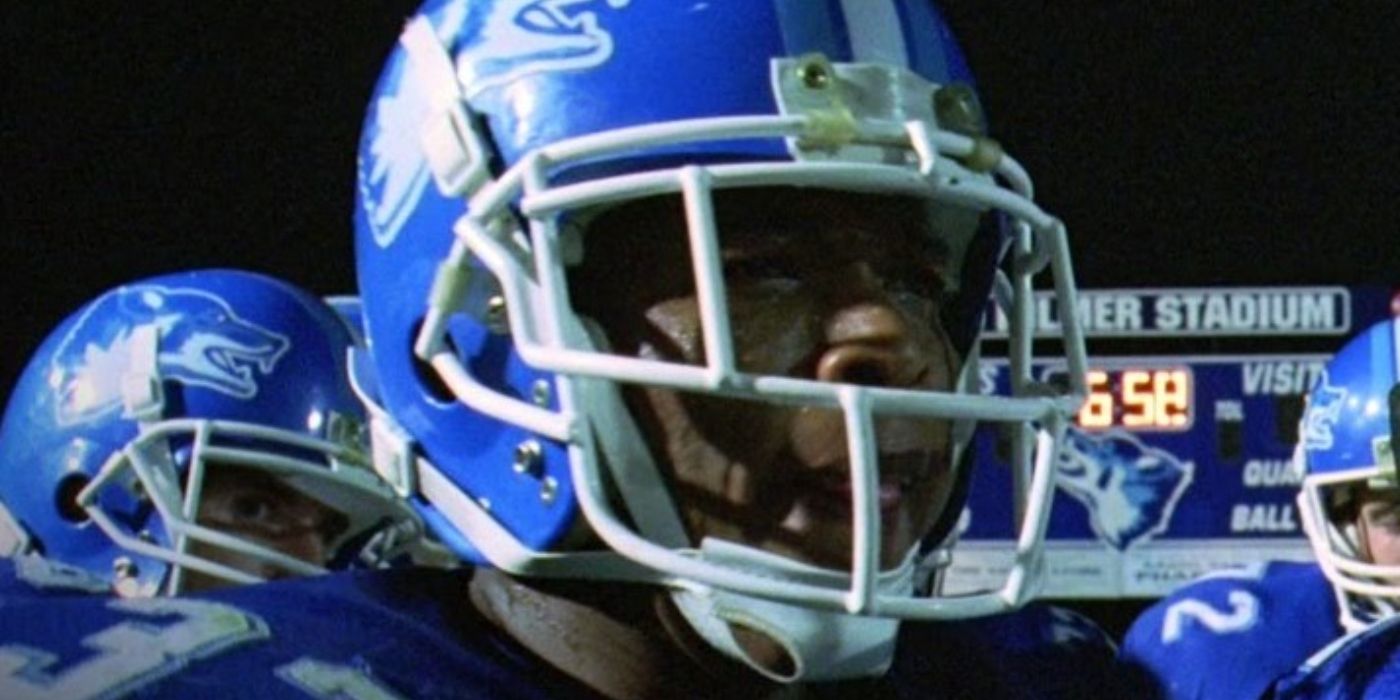 Eliel Swinton as Wendell Brown on the football field in Varsity Blues