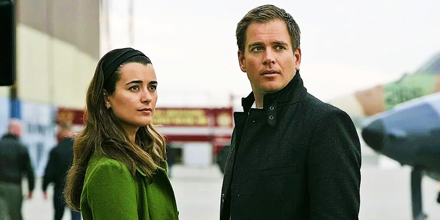 Ziva and DiNozzo turning to look at something off-camera in NCIS