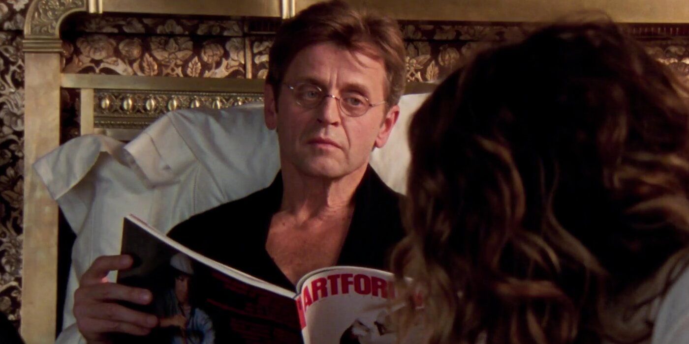 Aleksandr Petrovsky reading a magazine in bed on Sex and the City