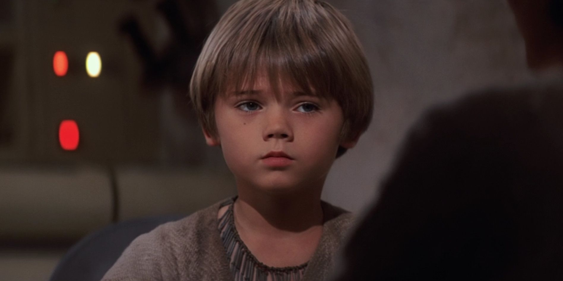 Anakin Skywalker parece triste em Star Wars: A Ameaça Fantasma