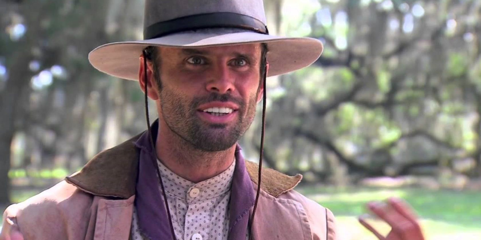 Billy Crash wearing a hat in Django Unchained