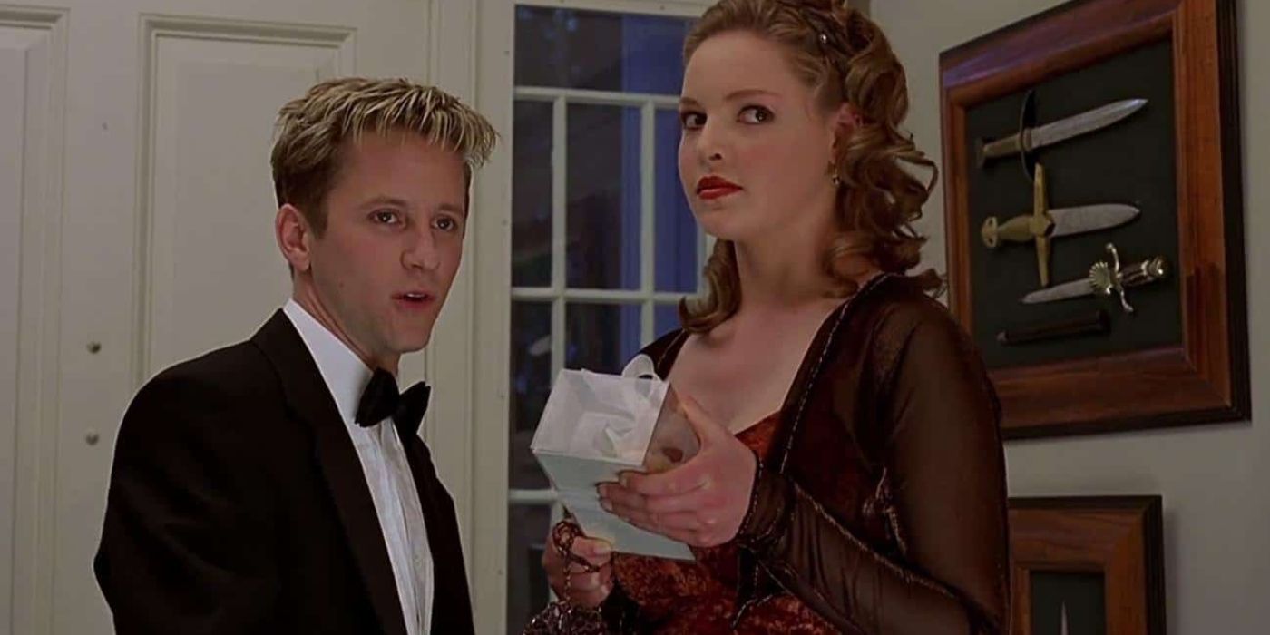 Jesse and Jade holding a gift in Bride Of Chucky