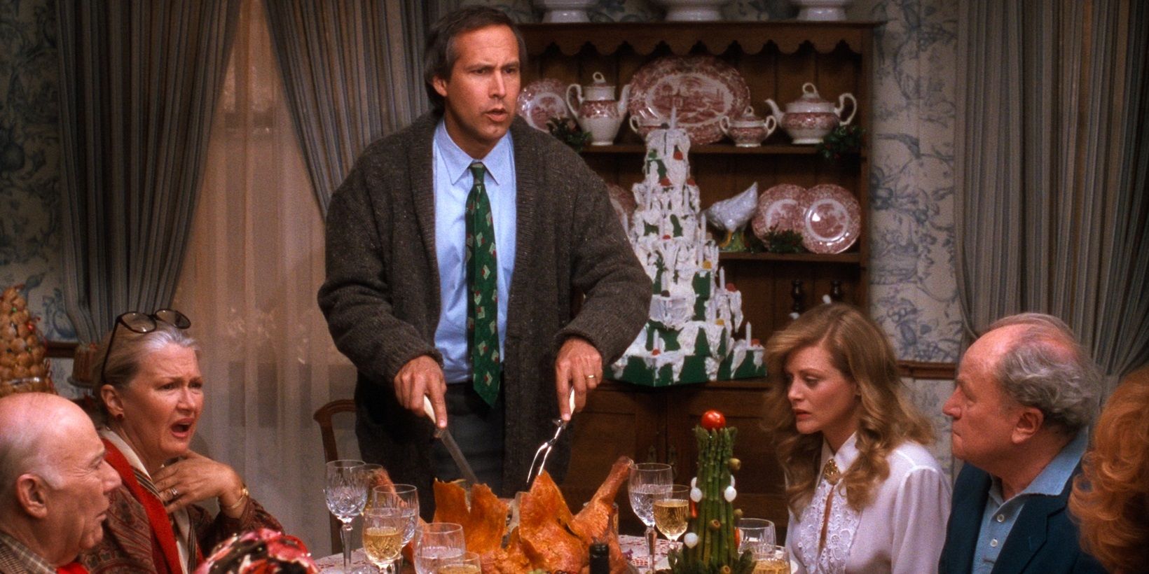 Clark carves the turkey in National Lampoon's Christmas Vacation