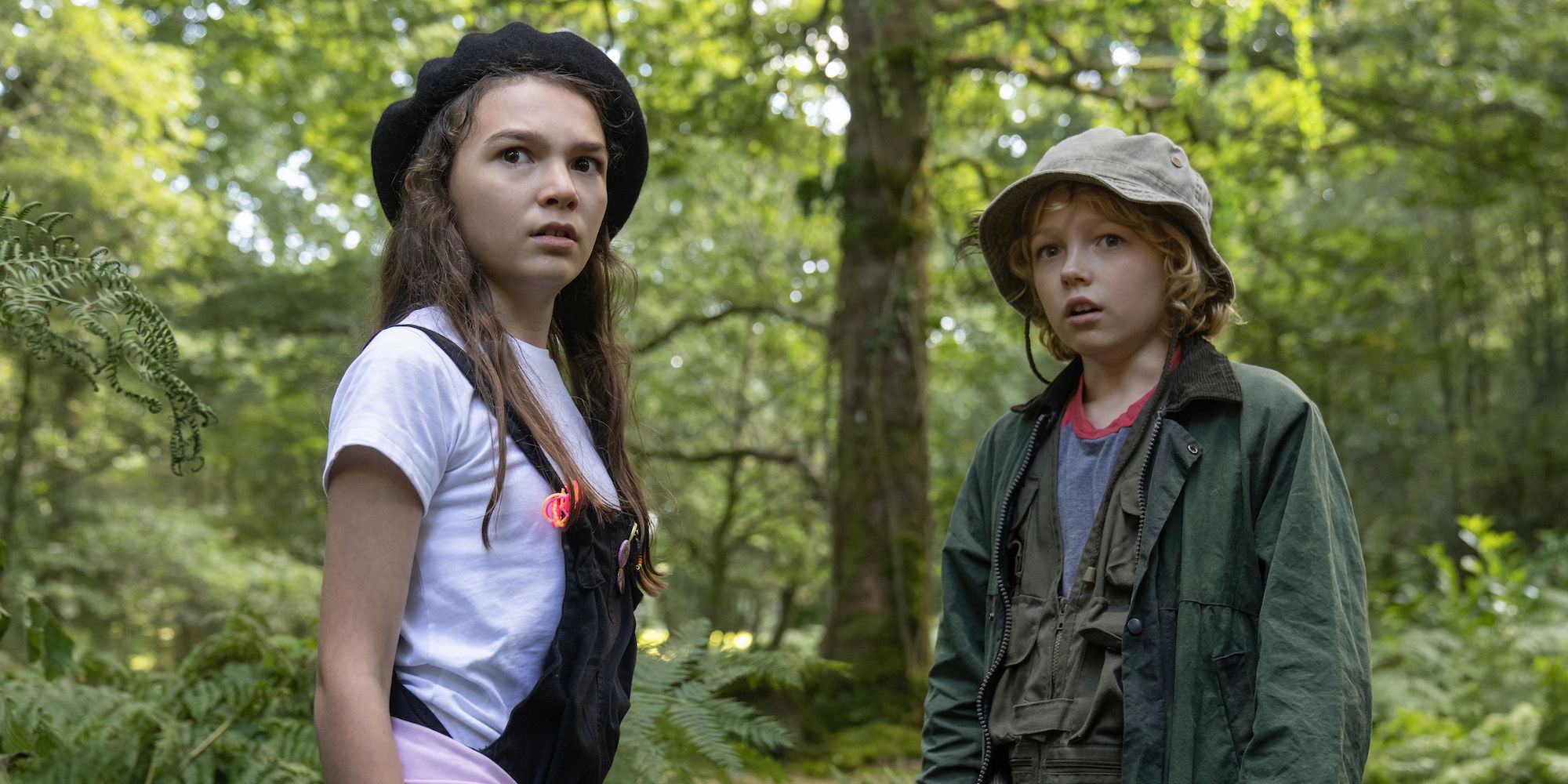 Brooklynn Prince as Dee Dee and Christian Convery as Henry in Cocaine Bear