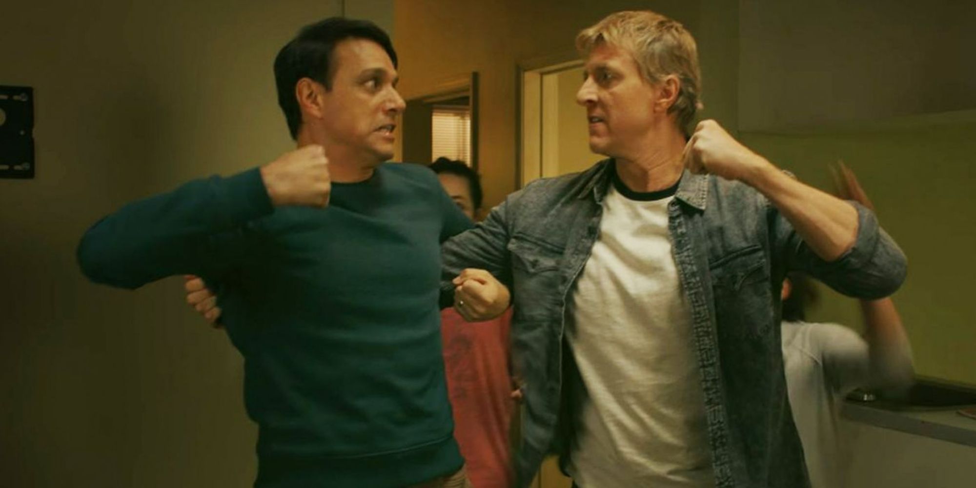 Daniel-Johnny-Cobra-Kai-Fight-Apartamento