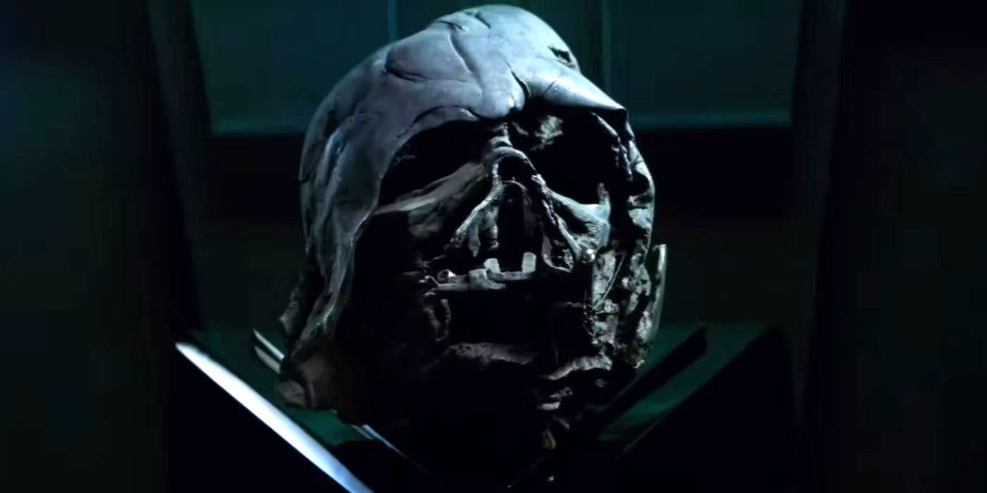Darth Vader helmet in Star Wars The Force Awakens
