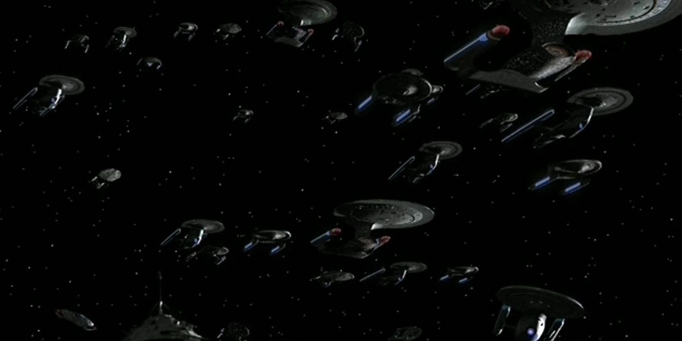 A fleet of Starfleet ships fly towards Deep Space Nine in Star Trek DS9